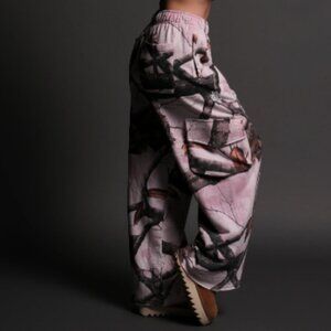 Darc Sport Wolves Durst Cargo Sweats in Baby Pink Woodland Camo - M